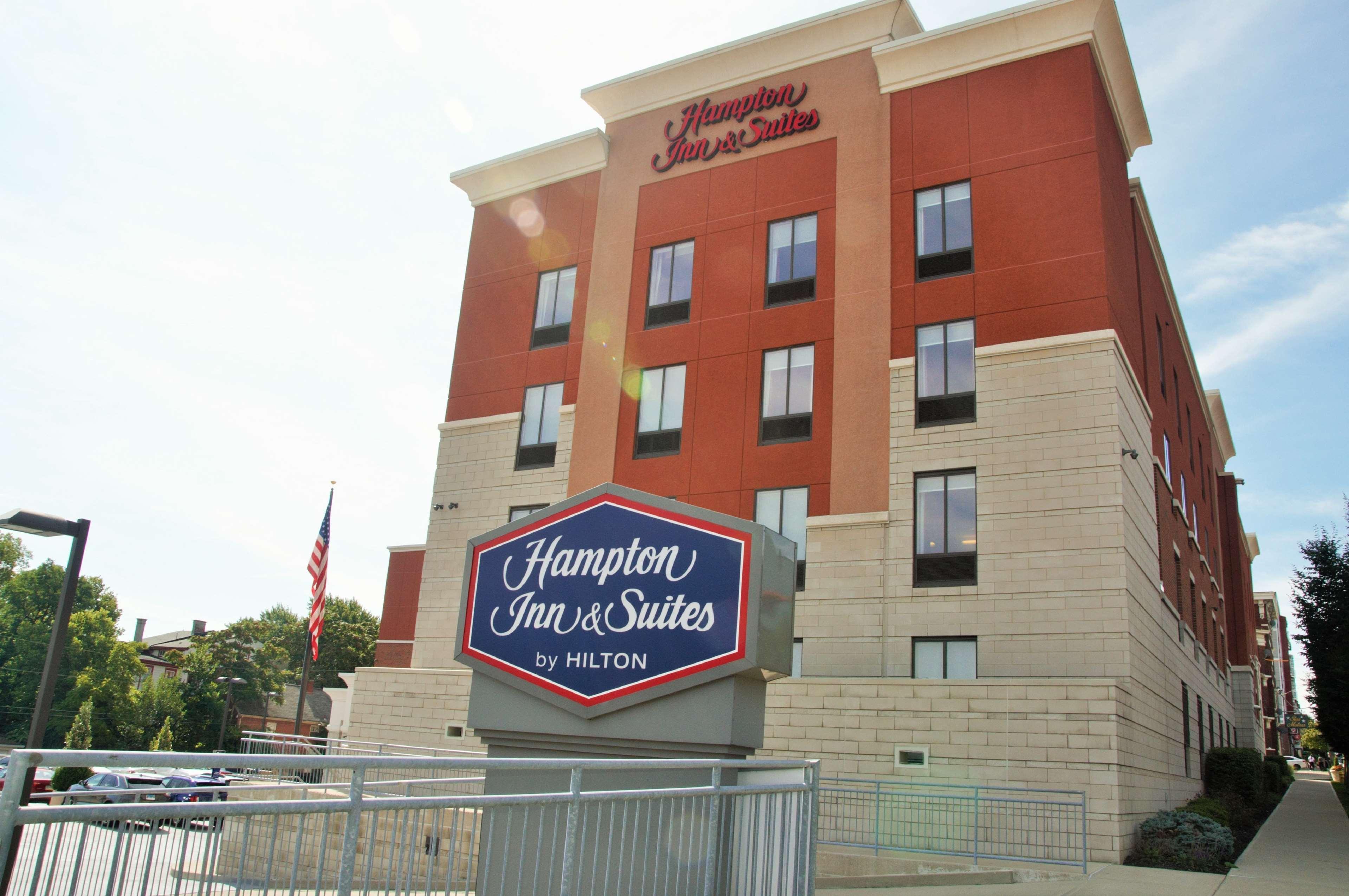 Hampton Inn & Suites Cincinnati / Uptown - University Area Exterior photo